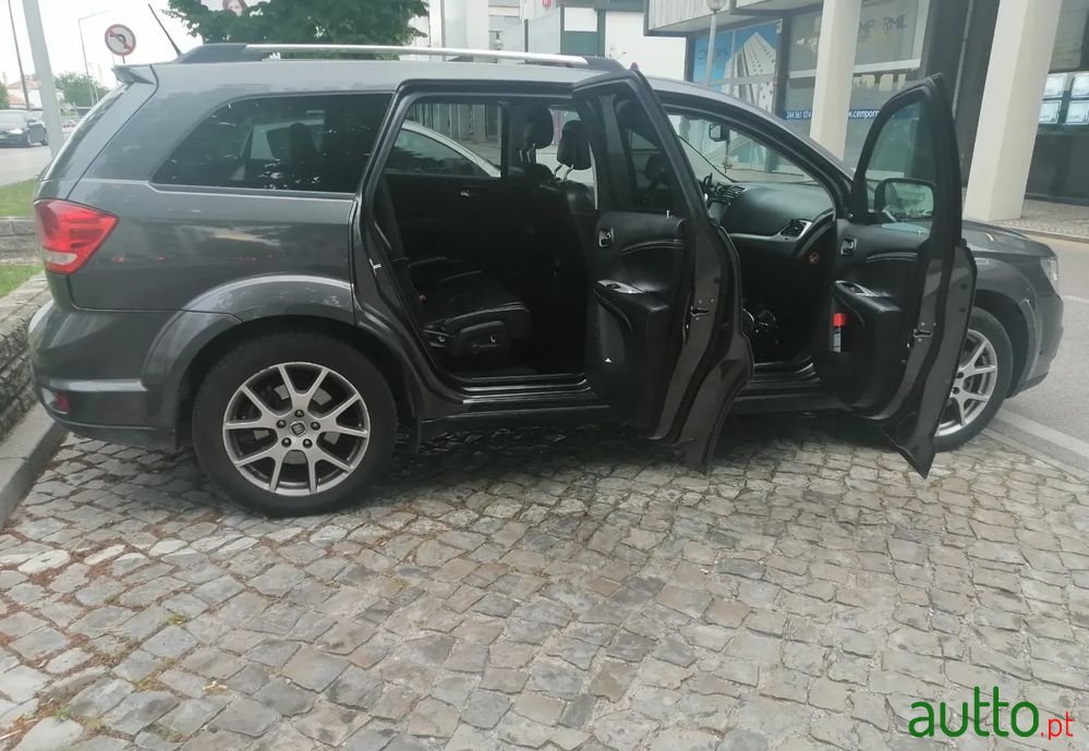 2014' Fiat Freemont 2.0 M-Jet photo #4