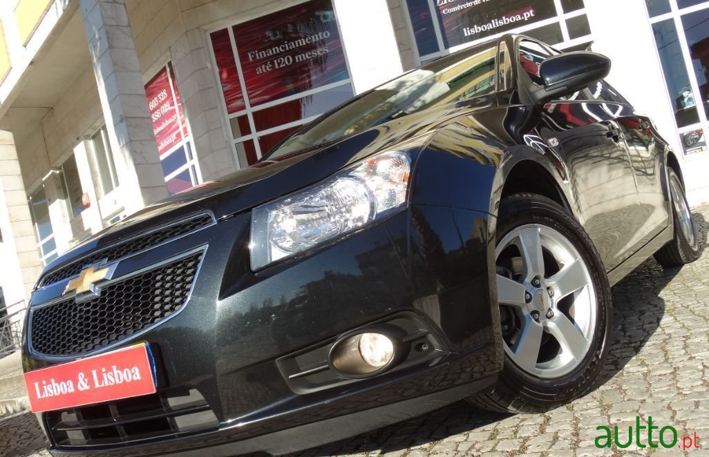 2010' Chevrolet Cruze photo #1