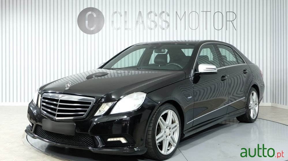 2009' Mercedes-Benz Classe E photo #1