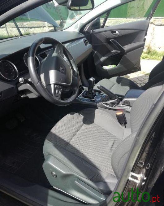 2012' Peugeot 508 Sw photo #1