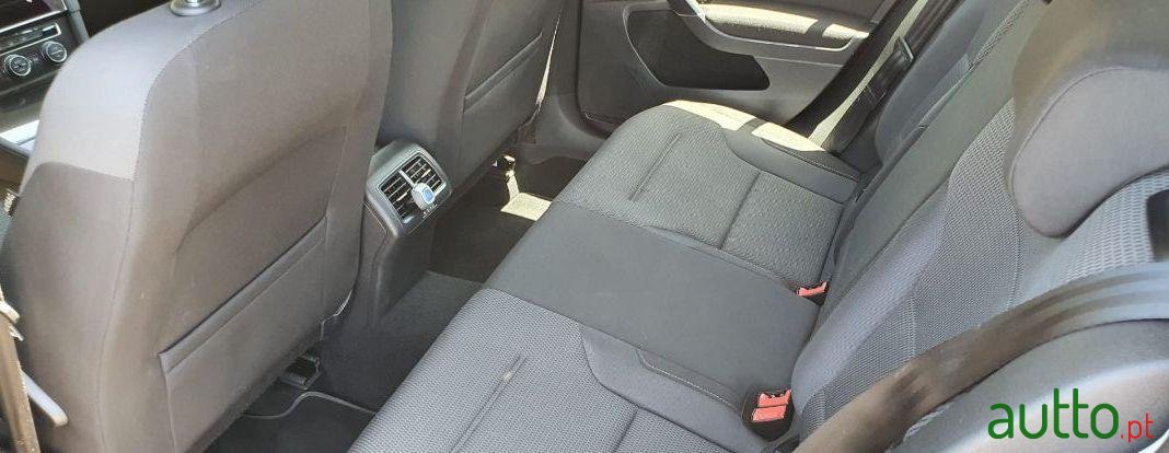 2017' Volkswagen Golf Variant photo #4