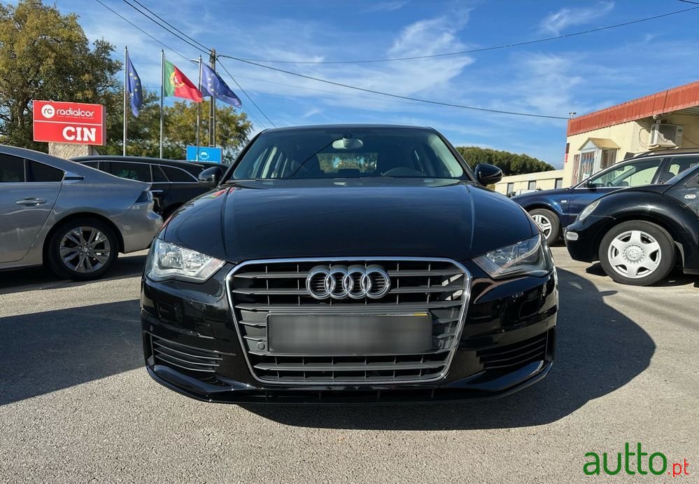 2014' Audi A3 Limousine photo #2