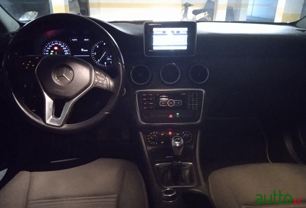 2013' Mercedes-Benz A 180 photo #5