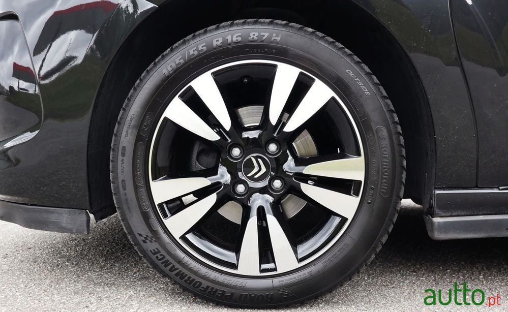 2010' Citroen DS3 photo #6