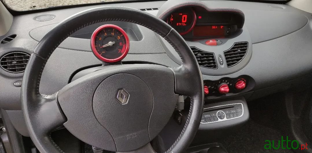 2011' Renault Twingo photo #6