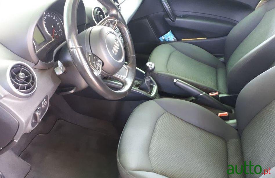 2010' Audi A1 photo #4