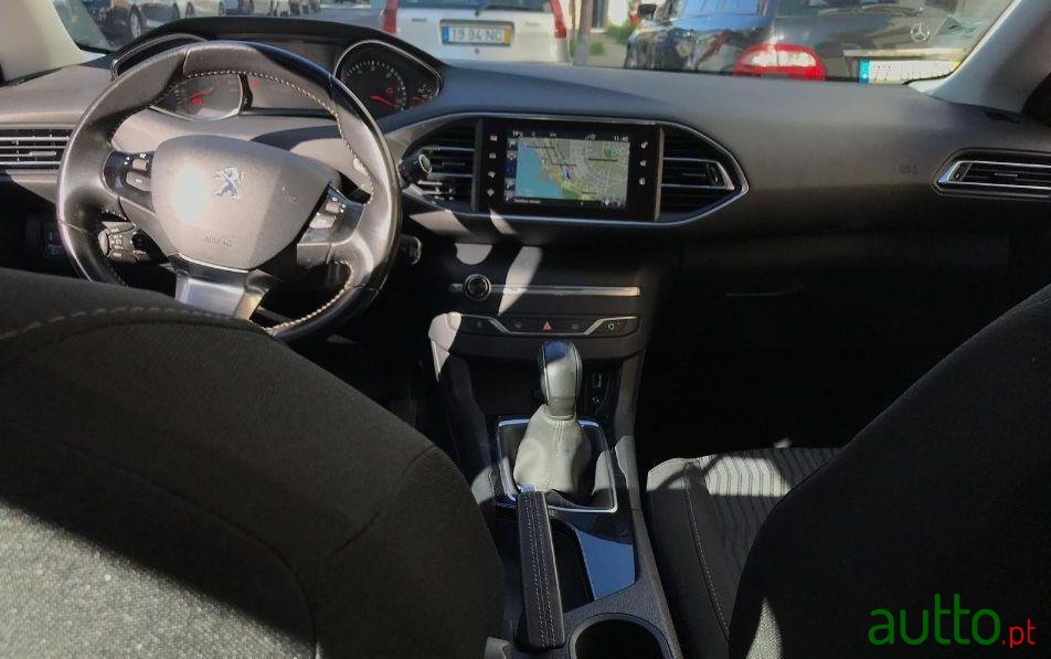 2015' Peugeot 308 Sw photo #2