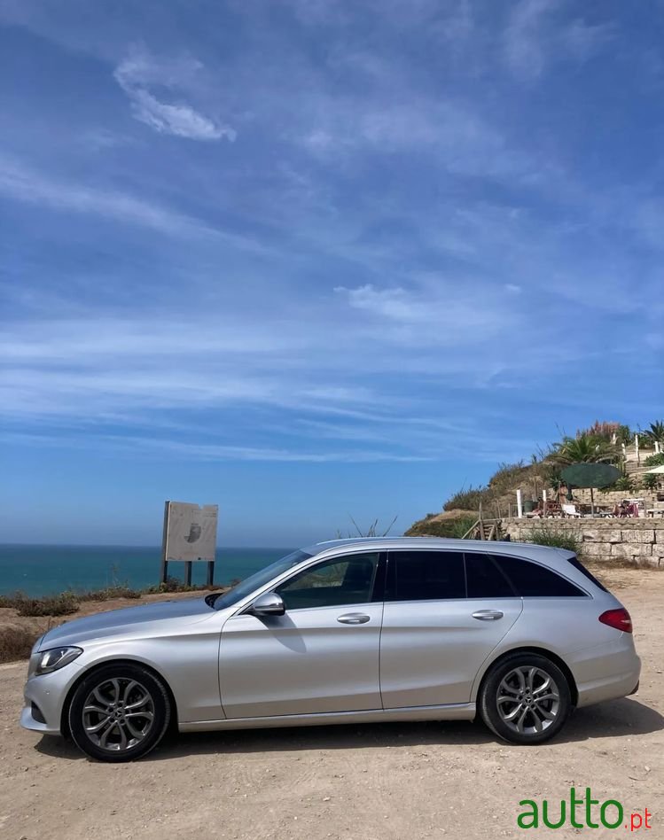 2018' Mercedes-Benz Classe C photo #5