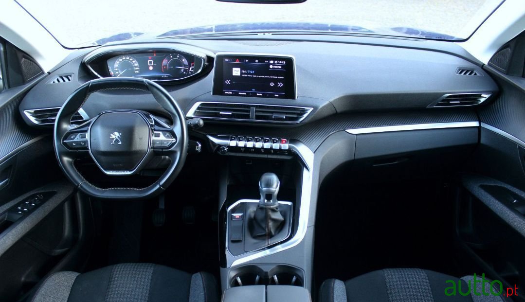 2018' Peugeot 3008 photo #6