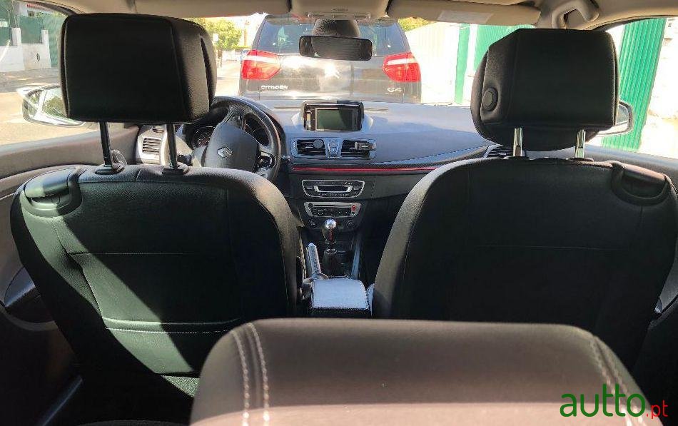 2012' Renault Megane photo #4