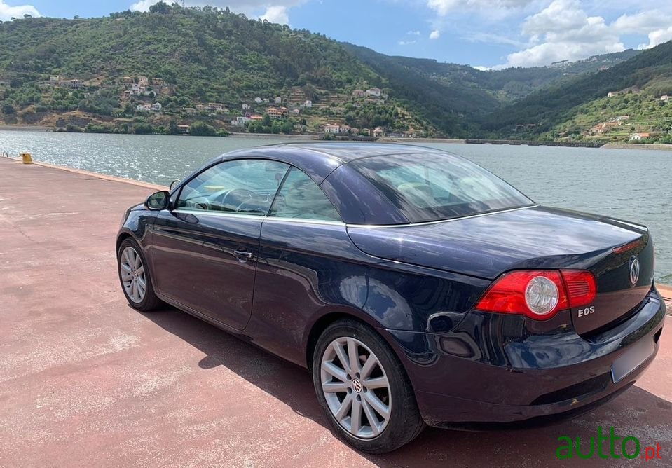 2007' Volkswagen Eos photo #4