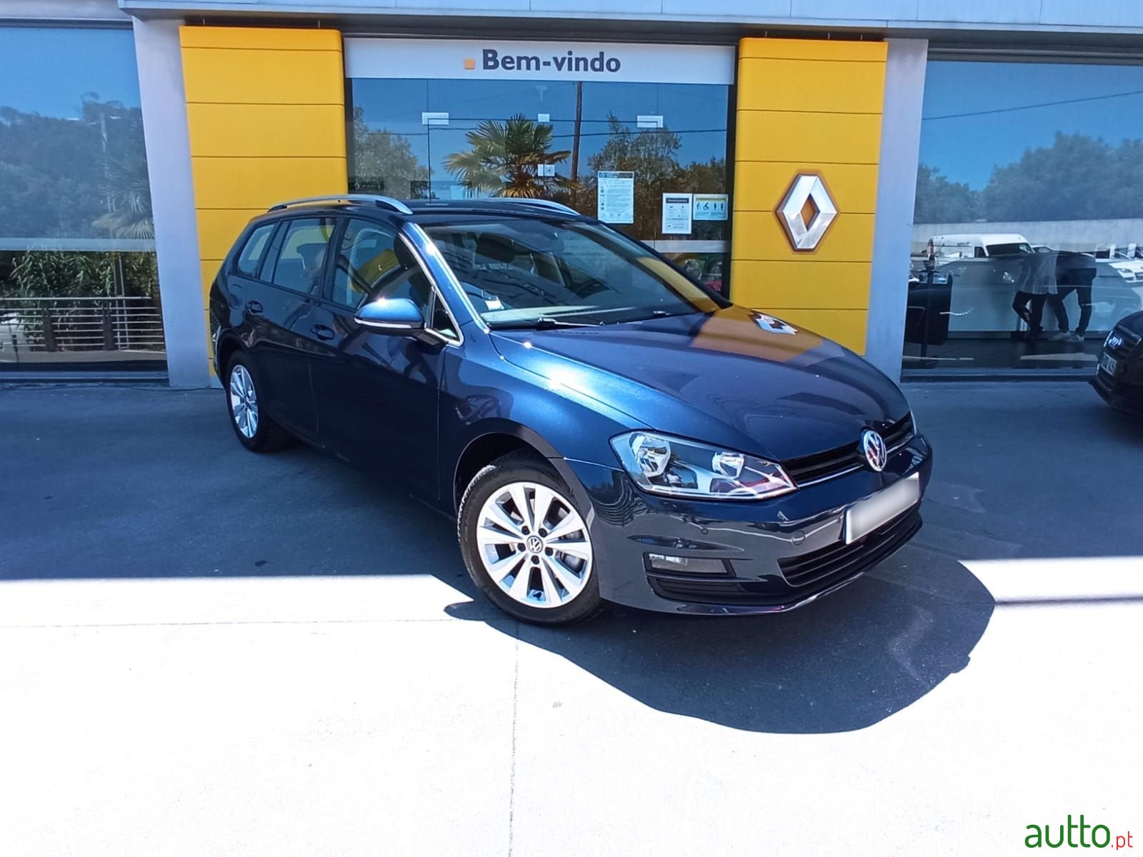 2015' Volkswagen Golf Variant photo #1