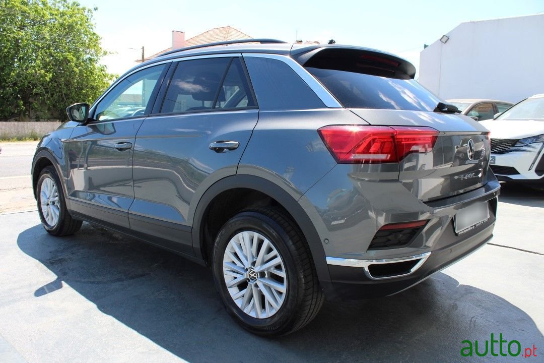 2022' Volkswagen T-Roc photo #3