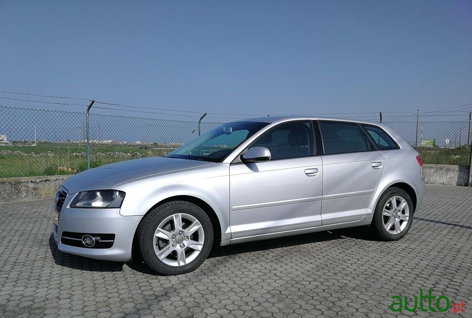 2011' Audi A3 Sportback photo #2