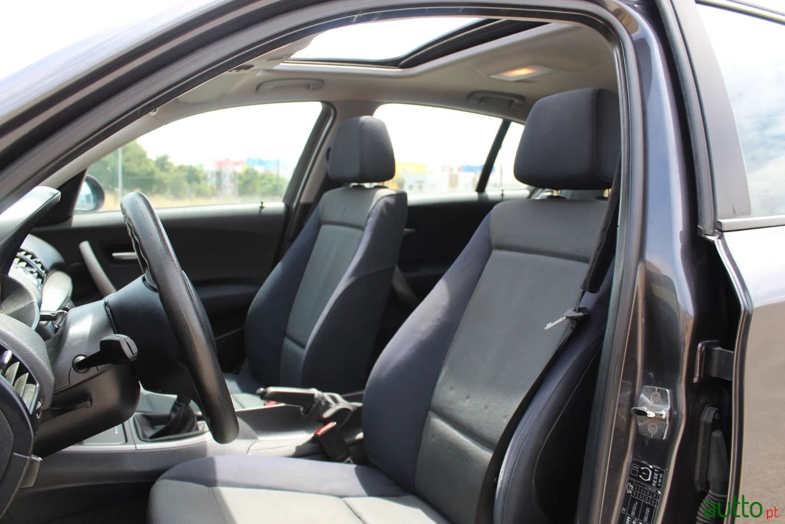 2005' BMW 120 photo #6