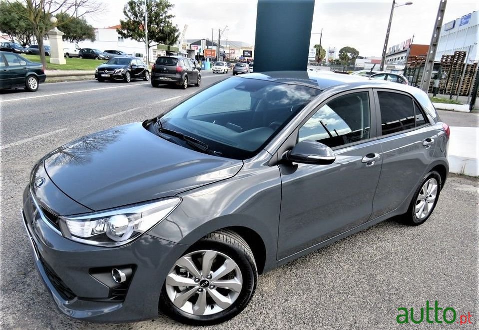 2021' Kia Rio photo #2
