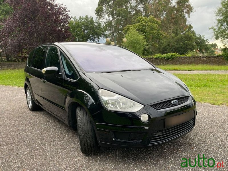 2010' Ford S-Max photo #2