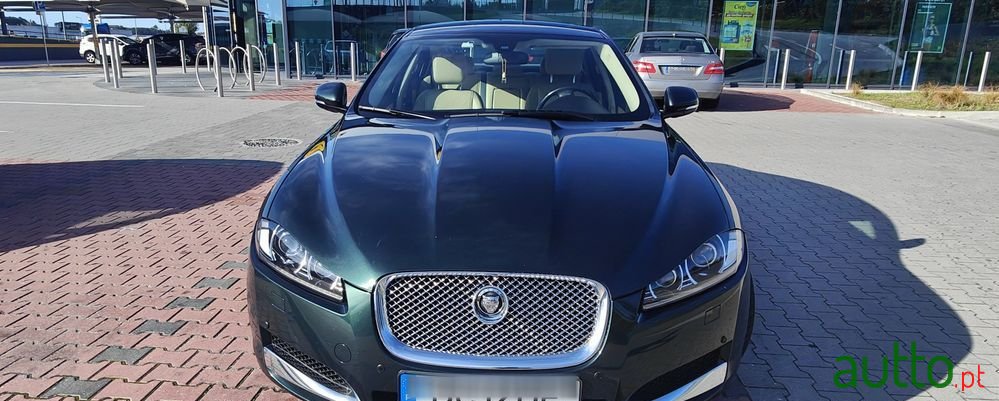 2011' Jaguar XF 2.2 D Classic photo #2