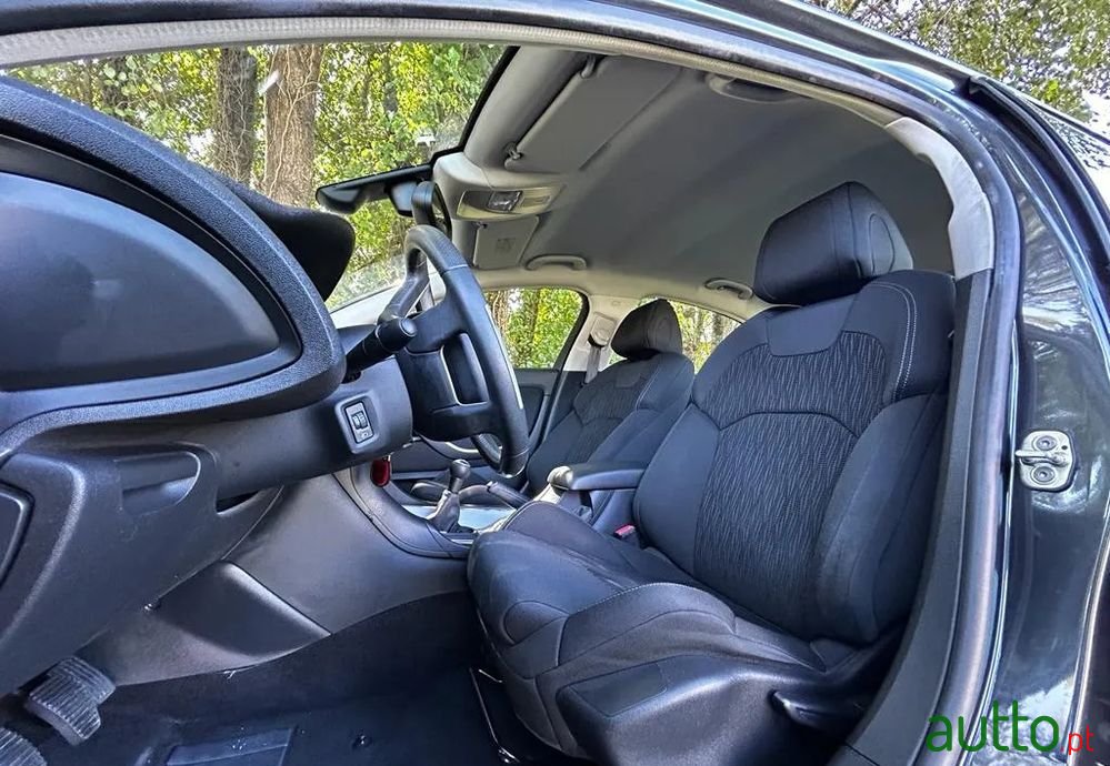 2014' Citroen C5 photo #5