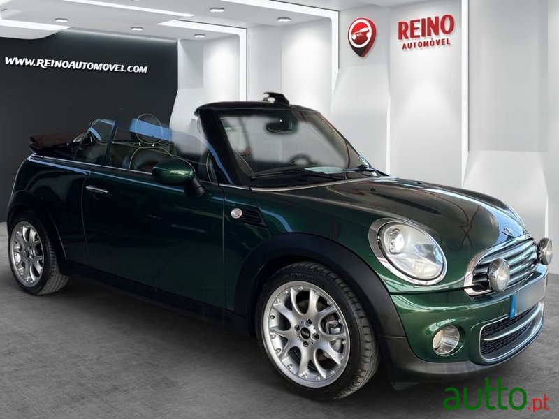 2011' MINI Cabrio Cooper D photo #3