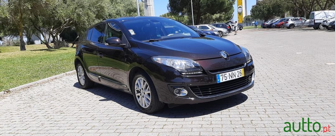 2013' Renault Megane photo #1