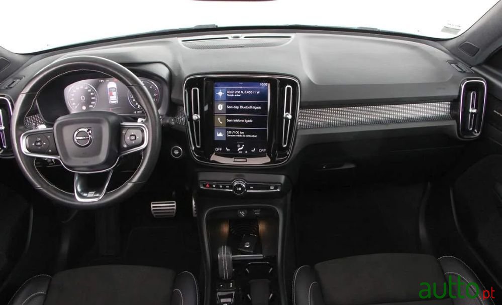 2018' Volvo Xc 40 photo #2