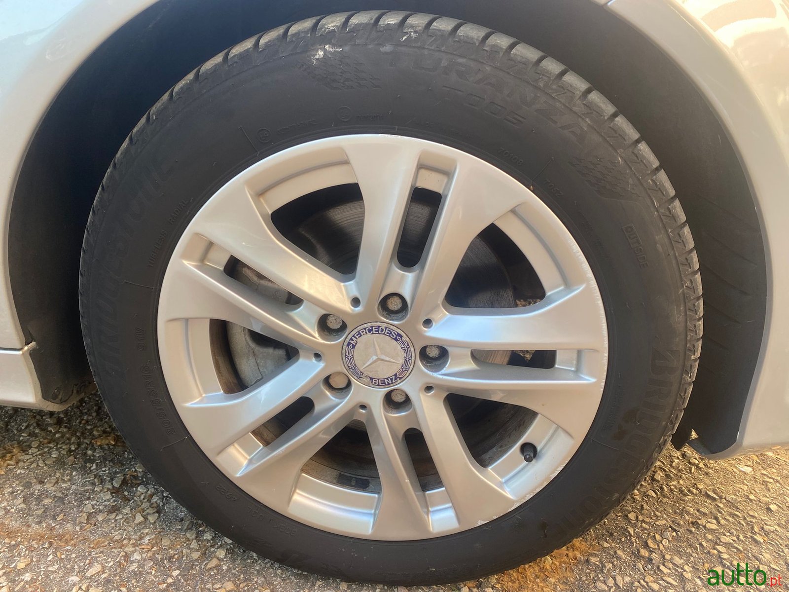 2011' Mercedes-Benz C 250 photo #1