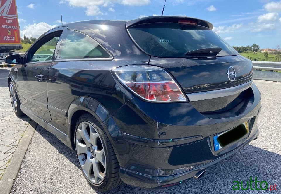 2008' Opel Astra Gtc photo #2