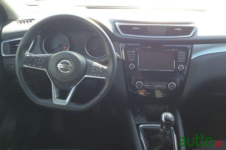 2017' Nissan Qashqai N-Connecta photo #4