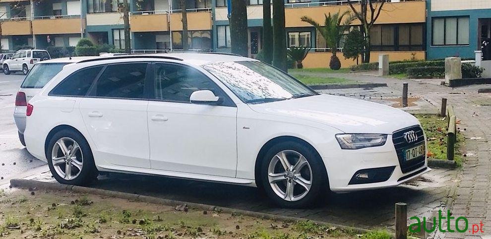 2012' Audi A4 Avant photo #1