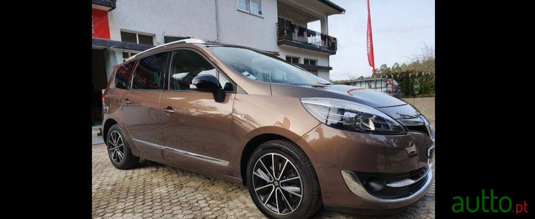 2013' Renault Grand Scenic Bose Edition photo #2