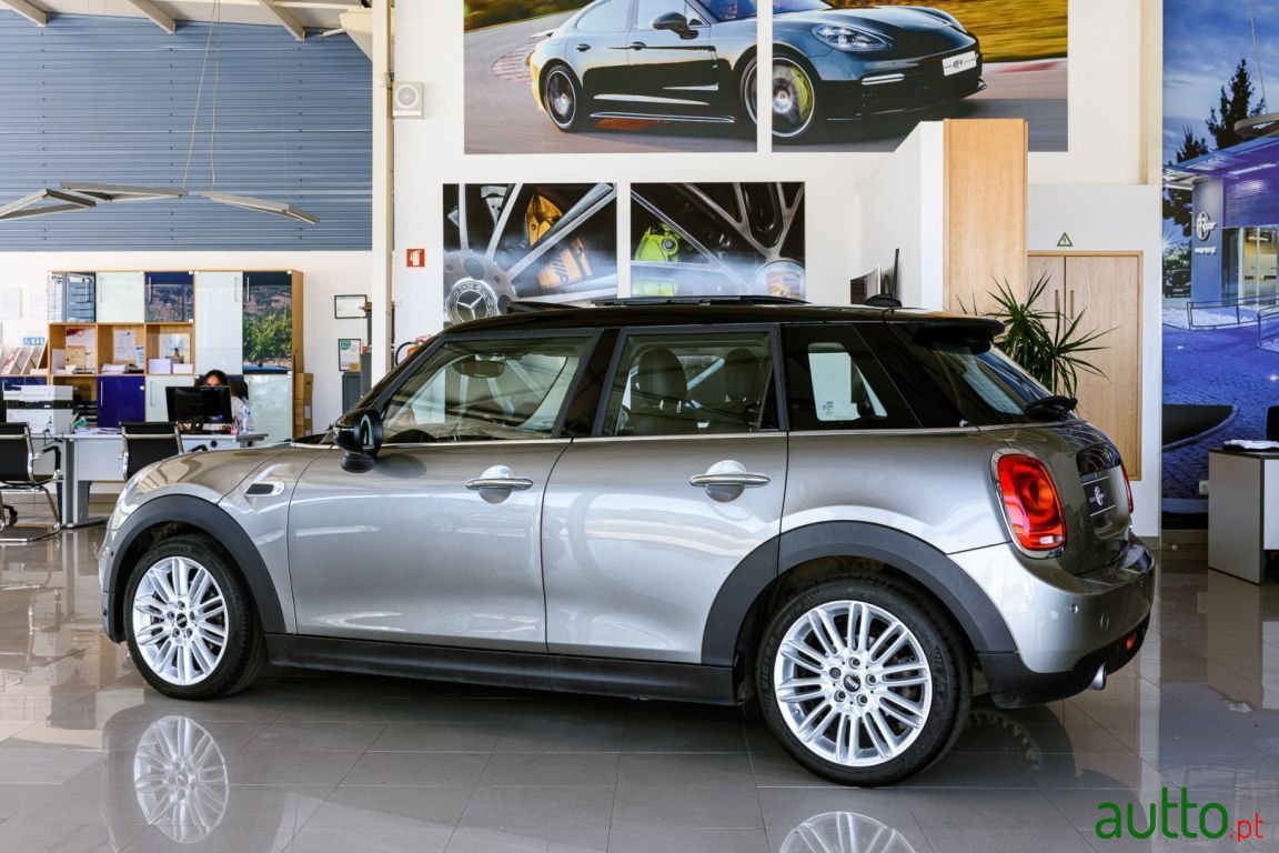 2017' MINI Cooper photo #3