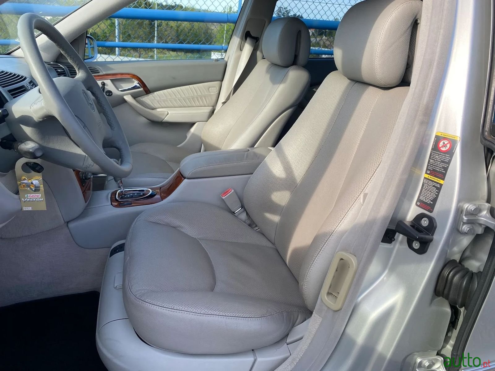 2005' Mercedes-Benz S-320 photo #5