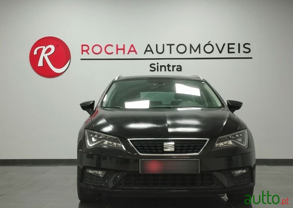 2018' SEAT Leon St photo #2