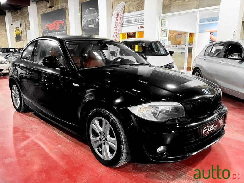 2011' BMW 118 photo #3