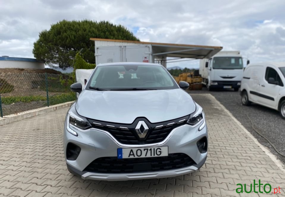 2020' Renault Captur photo #2