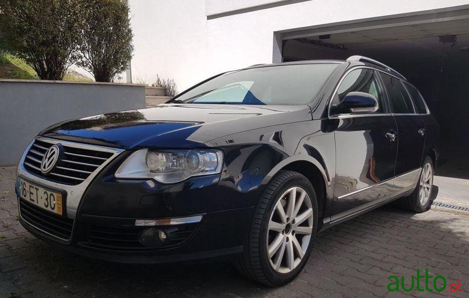 2007' Volkswagen Passat Variant photo #1