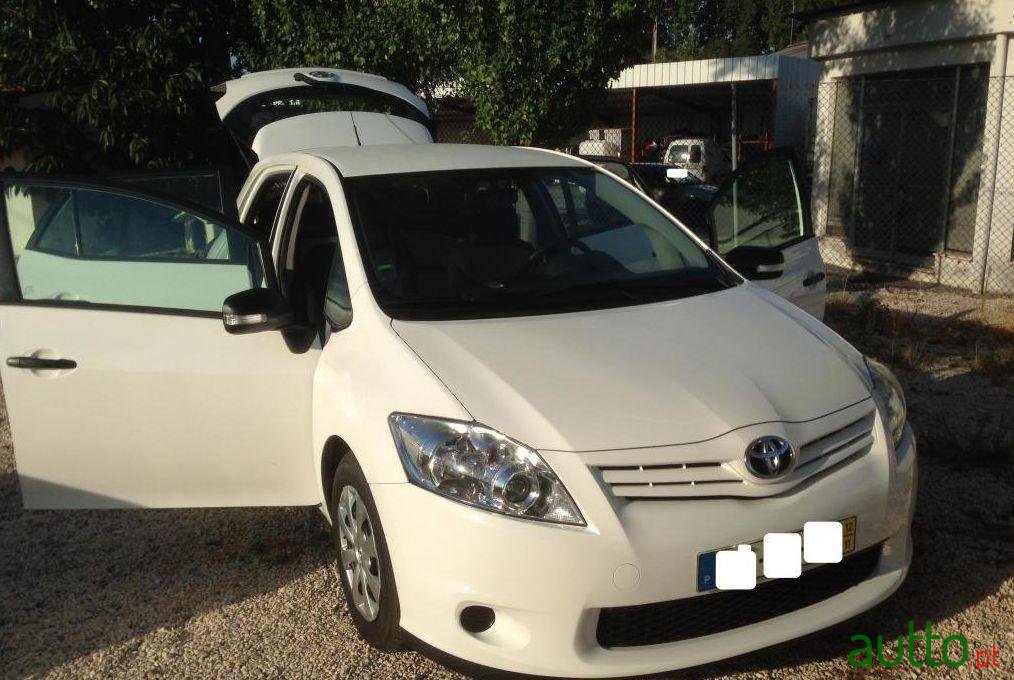 2012' Toyota Auris 1.4 D-4D Active photo #3