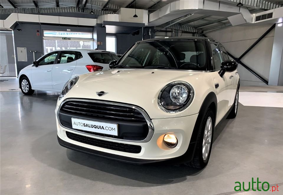 2019' MINI One photo #1