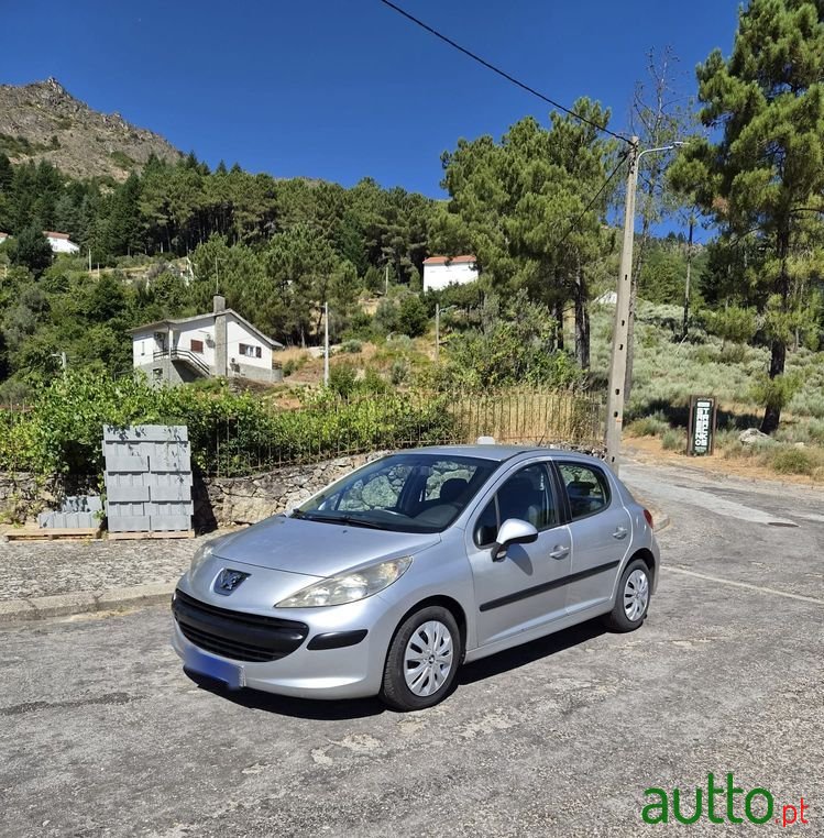 2006' Peugeot 207 photo #2