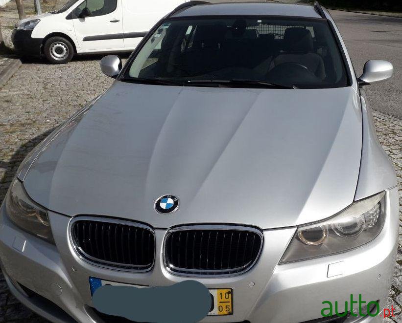 2010' BMW 320 D Touring photo #1