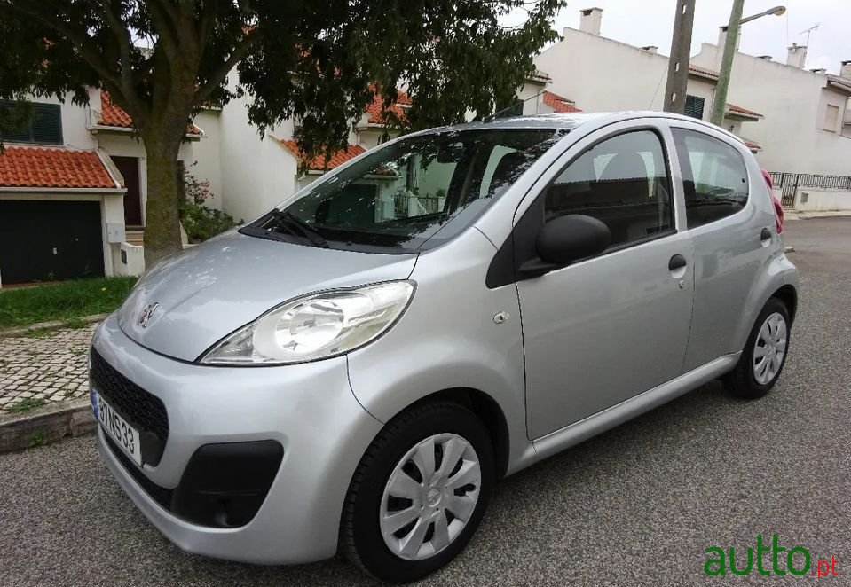 2013' Peugeot 107 photo #1