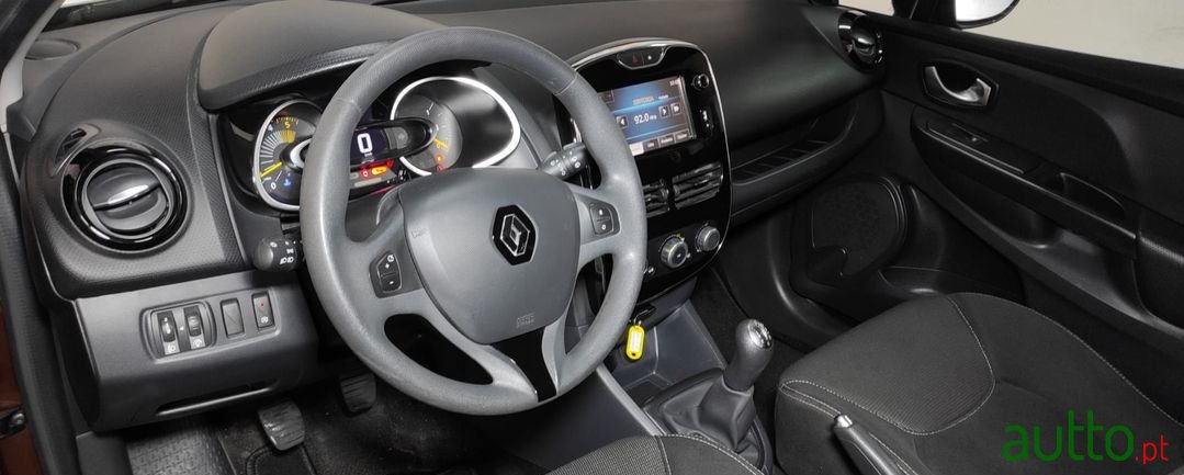 2015' Renault Clio photo #5