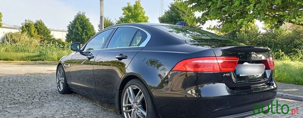 2017' Jaguar XE photo #2