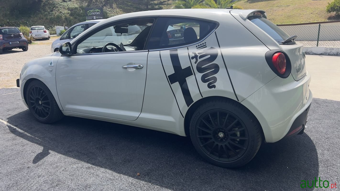 2011' Alfa Romeo MiTo photo #2