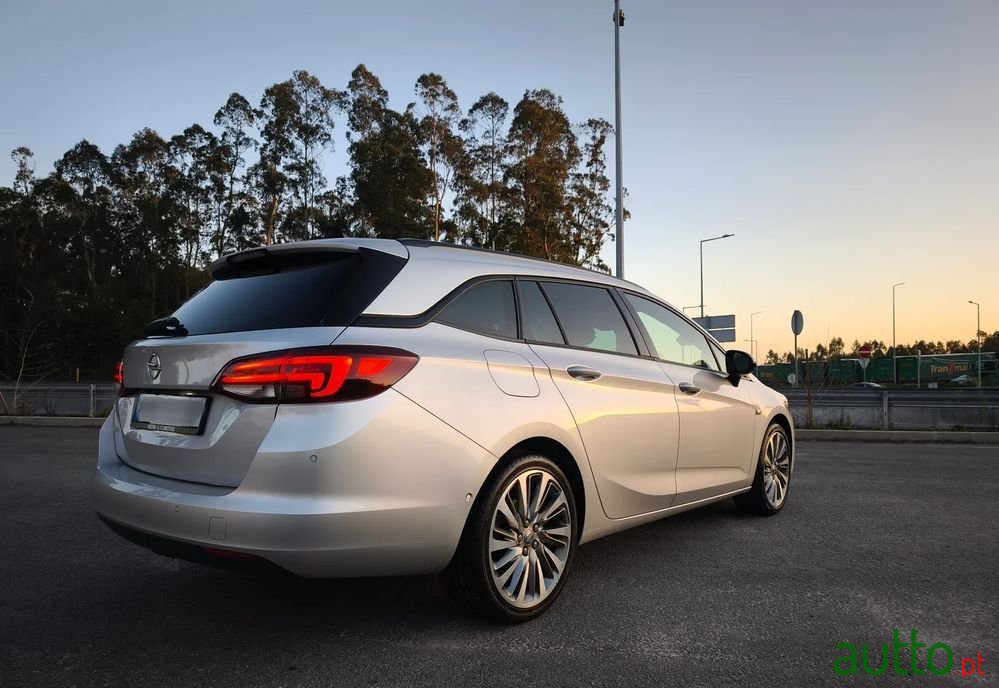 2020' Opel Astra Sports Tourer photo #2