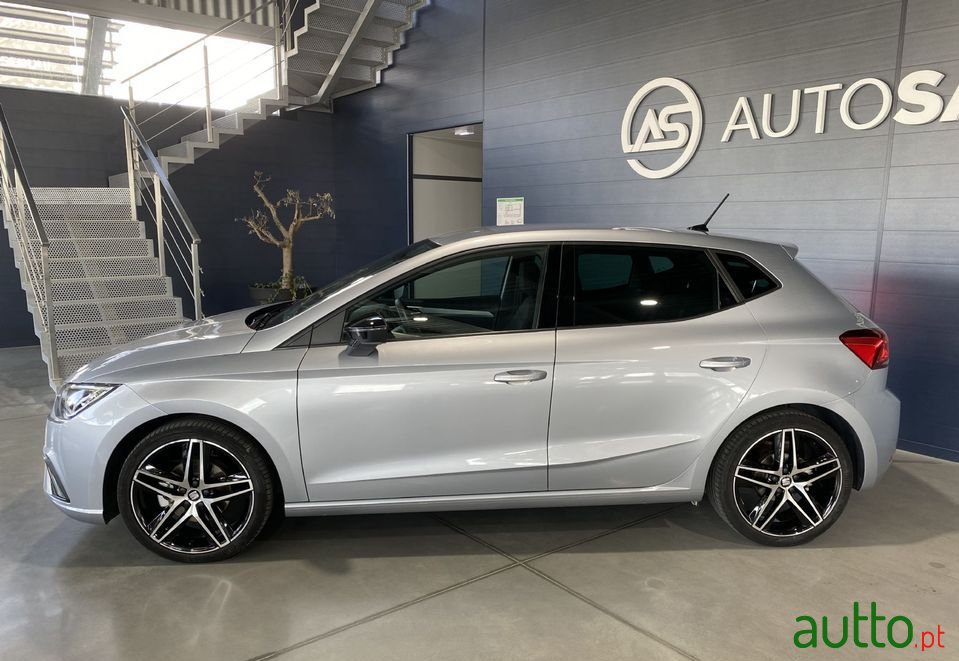 2021' SEAT Ibiza photo #2
