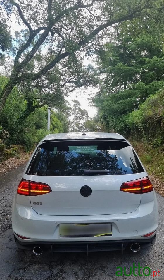 2013' Volkswagen Golf photo #2