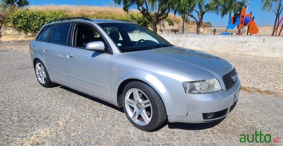2002' Audi A4 Avant photo #1