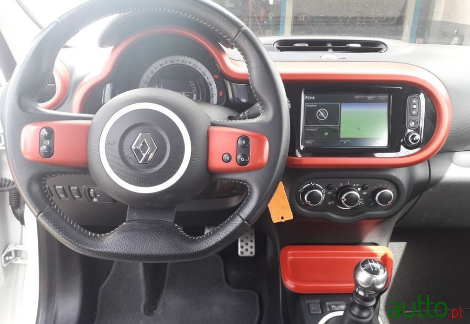 2015' Renault Twingo Sport photo #5